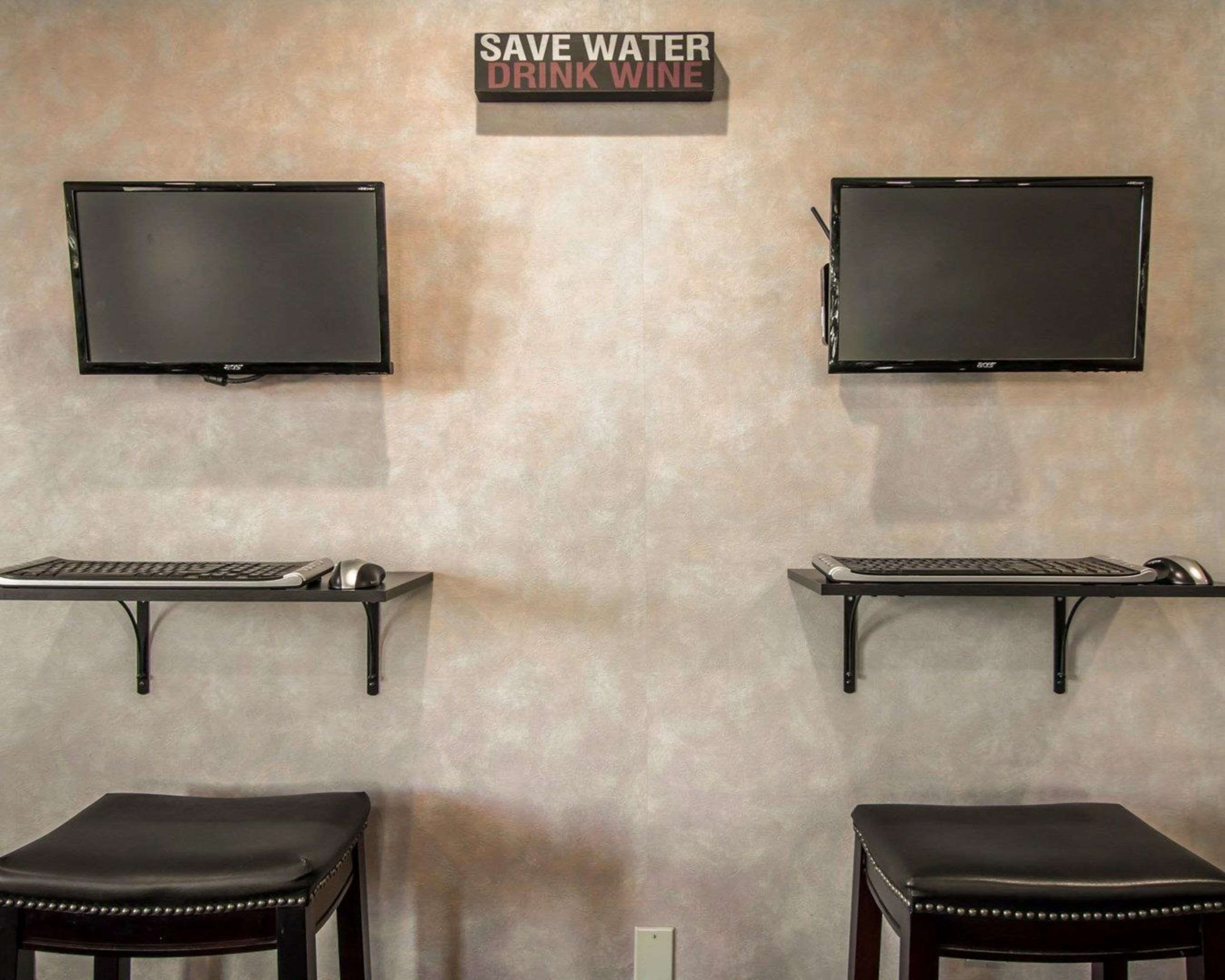 Business center with free wireless Internet access