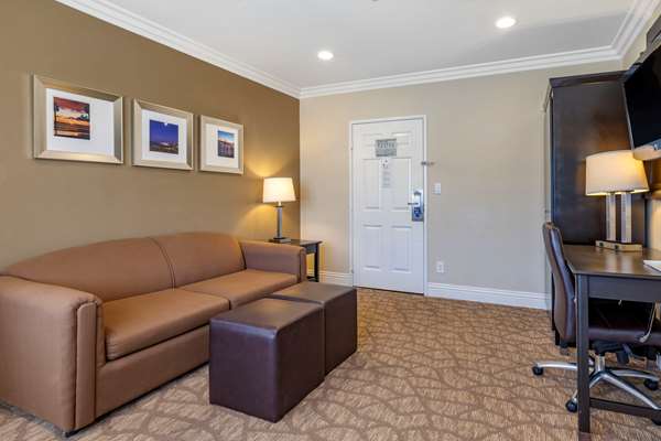 Suite - Comfort Suites San Clemente - I-5, Exit 72
