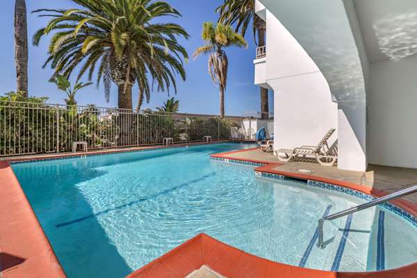 Pool - Comfort Suites San Clemente - I-5, Exit 72