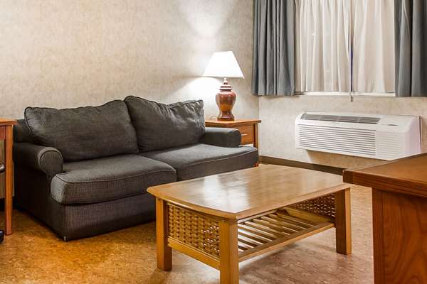 Suite - Quality Inn & Suites Silicon Valley Santa Clara