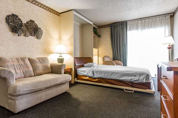 Suite - Quality Inn & Suites Silicon Valley Santa Clara