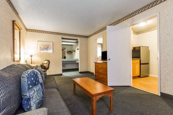 Suite - Quality Inn & Suites Silicon Valley Santa Clara