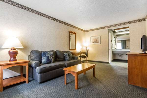 Suite - Quality Inn & Suites Silicon Valley Santa Clara
