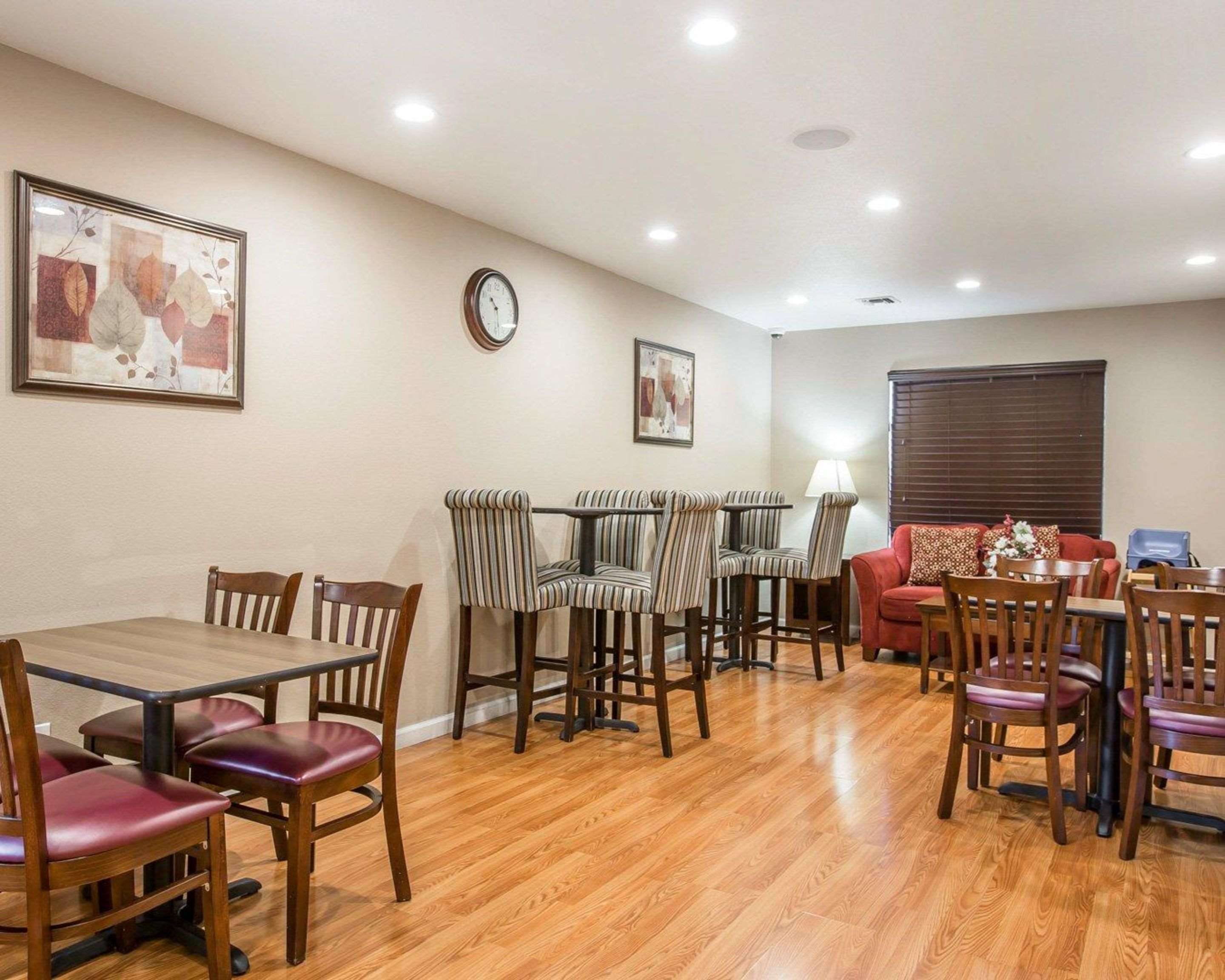 Breakfast room
