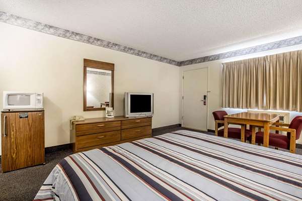  - Econo Lodge Inn & Suites Ridgecrest
