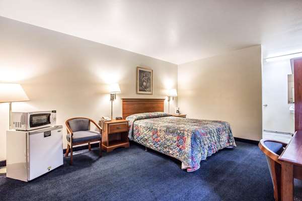  - Econo Lodge Inn & Suites Ridgecrest