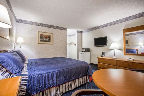  - Econo Lodge Inn & Suites Ridgecrest