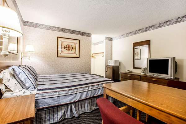  - Econo Lodge Inn & Suites Ridgecrest