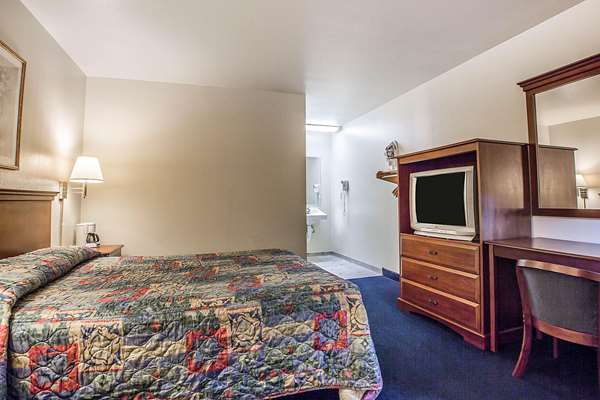  - Econo Lodge Inn & Suites Ridgecrest