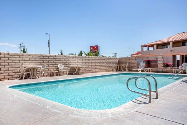 Pool - Econo Lodge Inn & Suites Ridgecrest