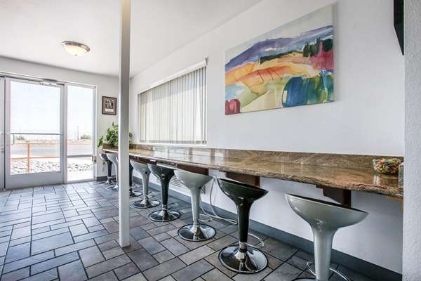 Amenities - Econo Lodge Inn & Suites Ridgecrest