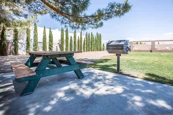  - Econo Lodge Inn & Suites Ridgecrest