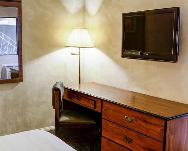  - Rodeway Inn Culver City Los Angeles