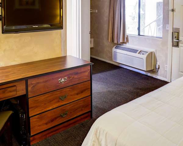  - Rodeway Inn Culver City Los Angeles