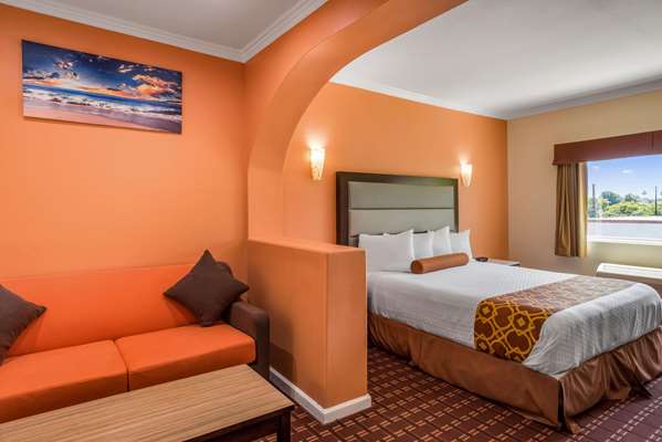 Suite - Rodeway Inn & Suites Pasadena - I-210, Exit 29A