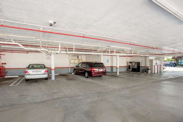  - Rodeway Inn & Suites Pasadena - I-210, Exit 29A