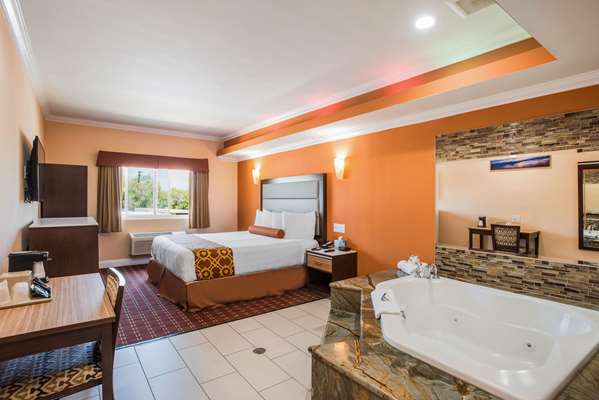  - Rodeway Inn & Suites Pasadena - I-210, Exit 29A