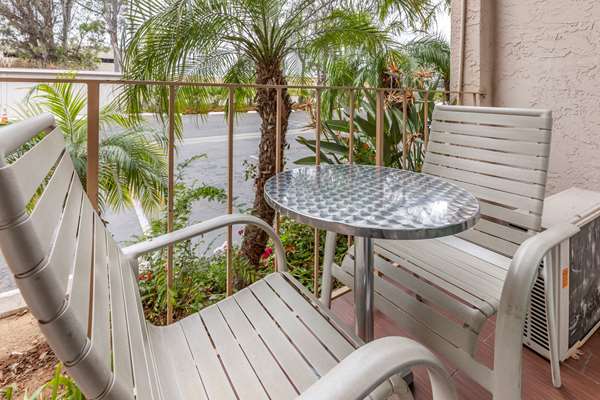  - Comfort Inn Escondido - I-15, Exit 31