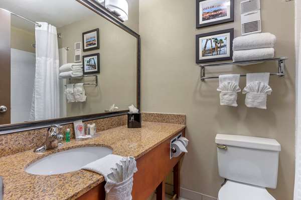  - Comfort Inn Escondido - I-15, Exit 31