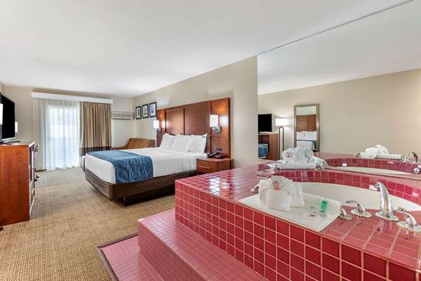  - Comfort Inn Escondido - I-15, Exit 31