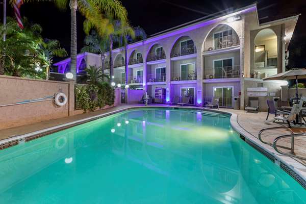 Pool - Comfort Inn Escondido - I-15, Exit 31