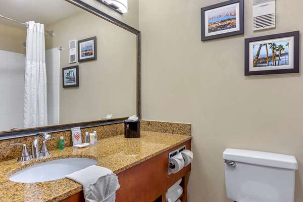  - Comfort Inn Escondido - I-15, Exit 31