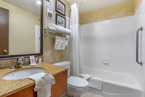 Suite - Comfort Inn Escondido - I-15, Exit 31