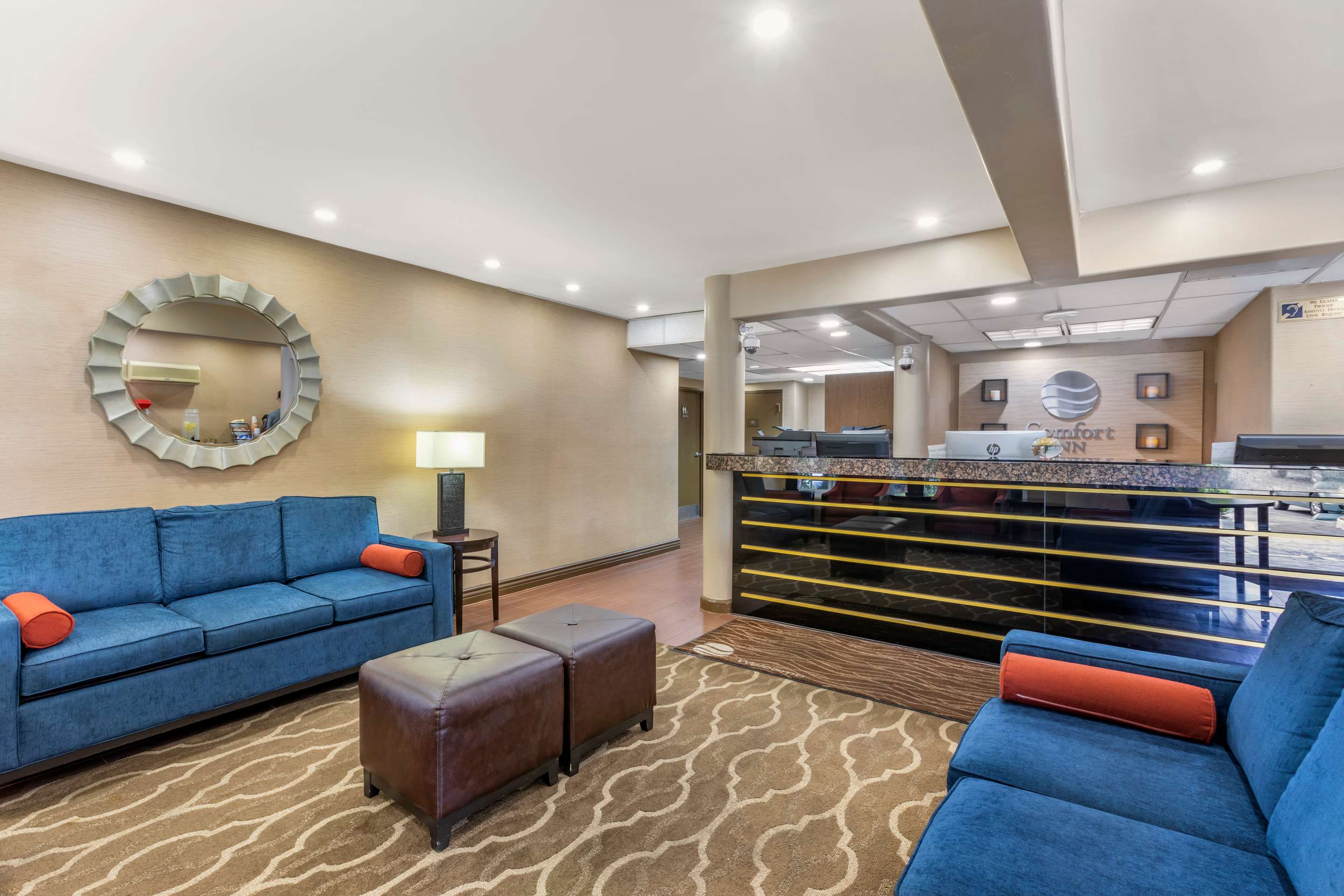 Hotel lobby | Comfort Inn Escondido San Diego North County