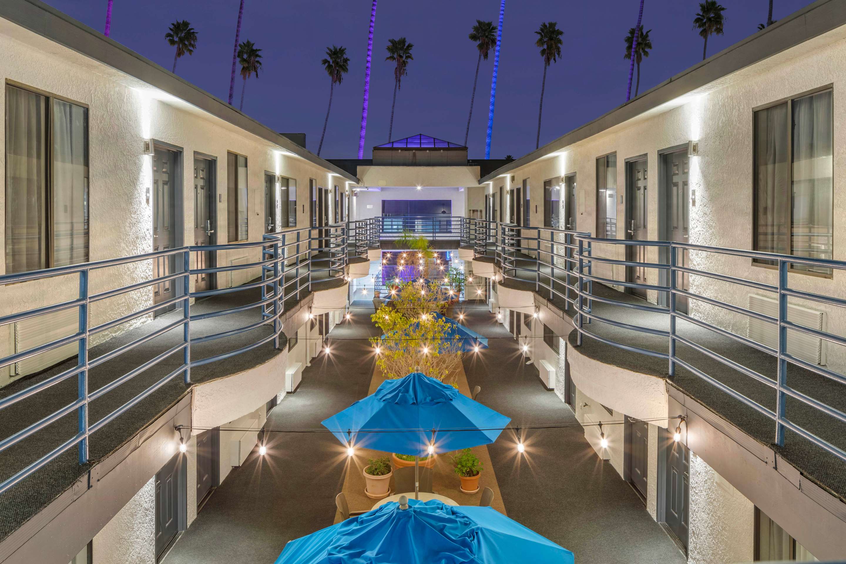 Twilight | Comfort Inn Santa Monica - West Los Angeles