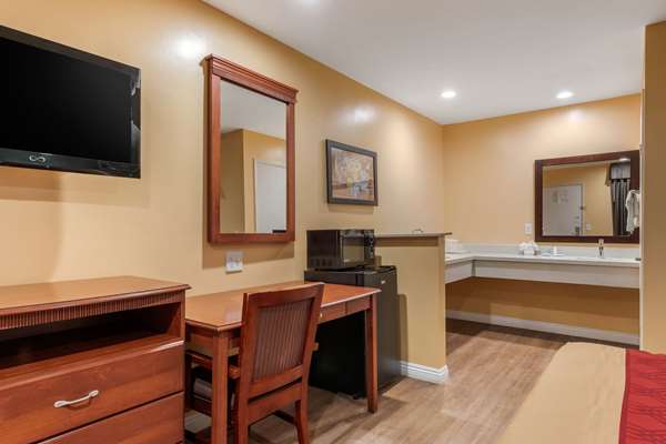  - Rodeway Inn Carson