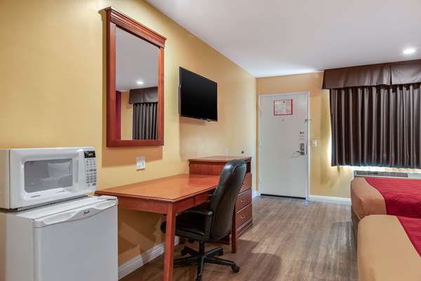  - Rodeway Inn Carson