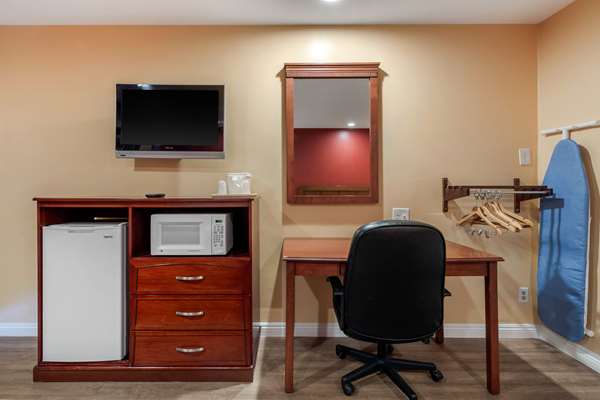  - Rodeway Inn Carson