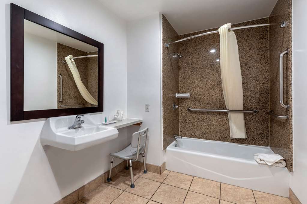 RODEWAY INN CARSON - LOS ANGELES SO-guestroom-Guest Room,Bathroom,On-Site.jpg