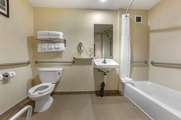  - Comfort Suites Visalia