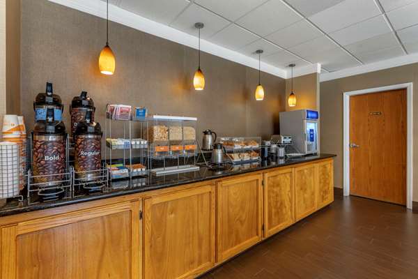 Amenities - Comfort Suites Visalia