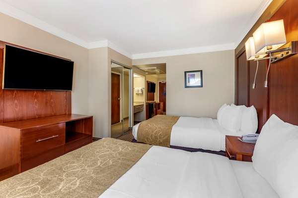  - Comfort Suites Visalia