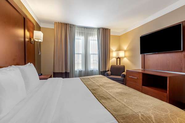  - Comfort Suites Visalia