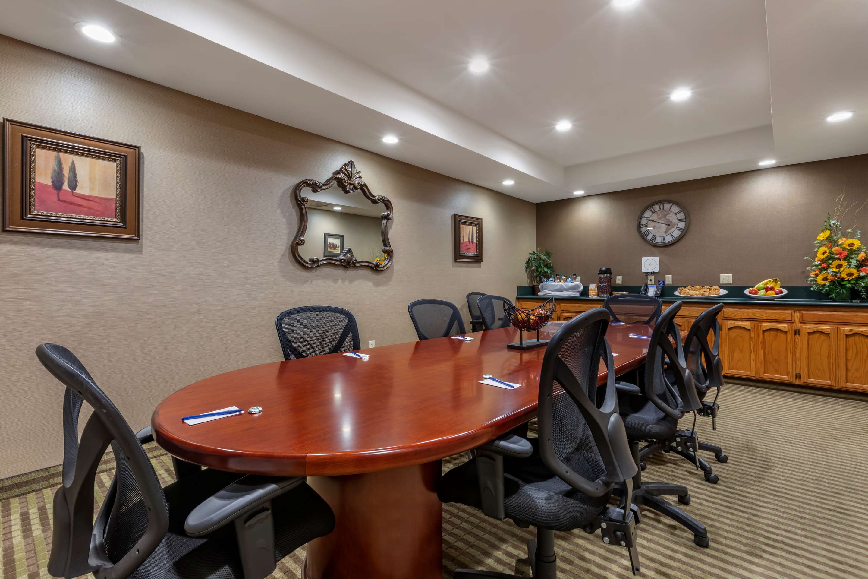 Meeting room | Comfort Suites Visalia Convention Center