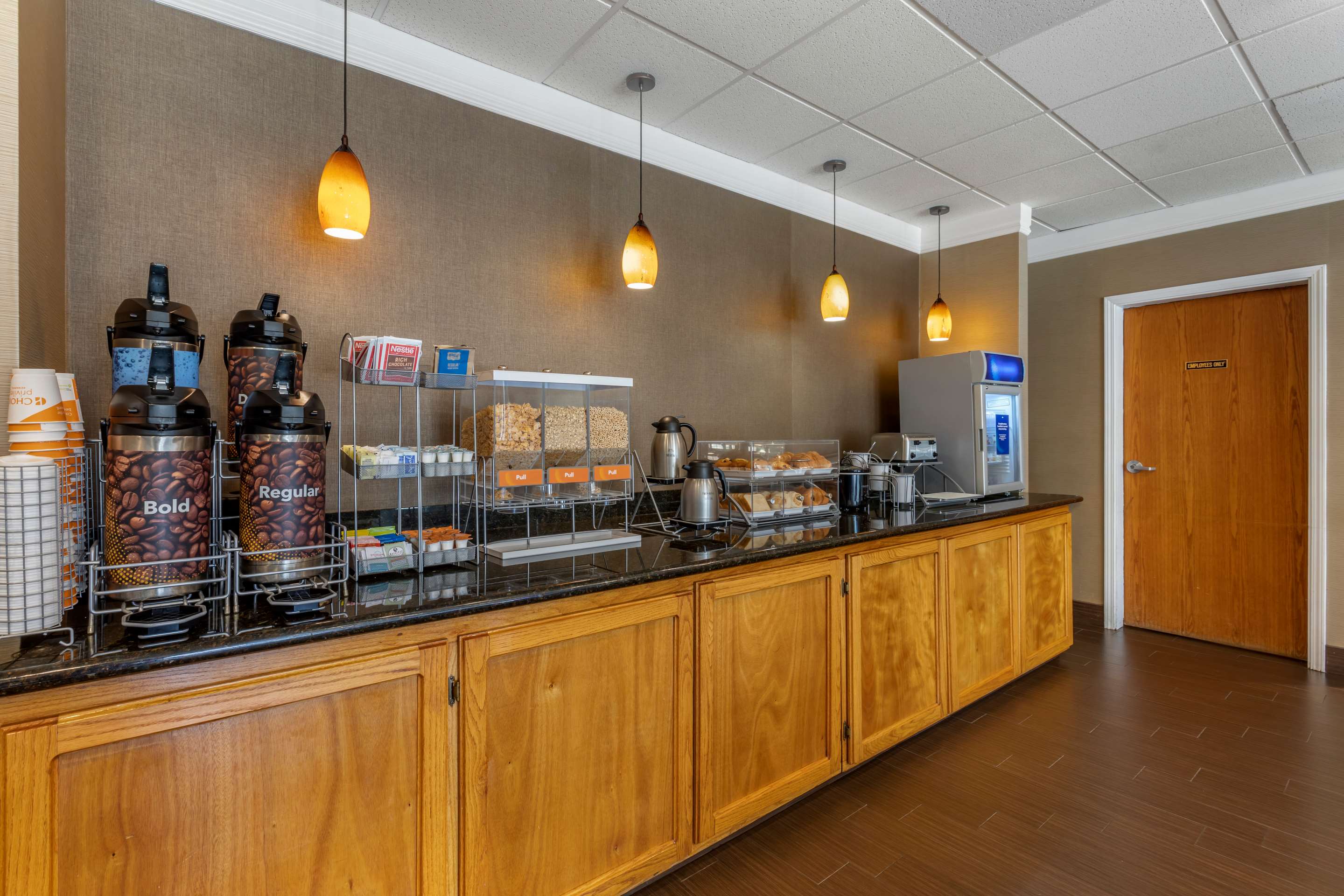 Assorted breakfast items | Comfort Suites Visalia Convention Center
