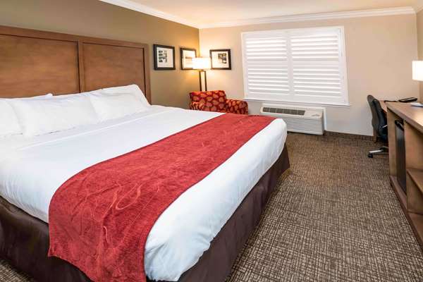  - Comfort Suites Fresno