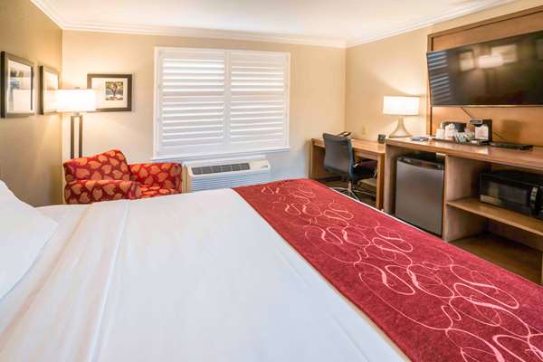  - Comfort Suites Fresno