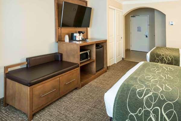 Suite - Comfort Suites Fresno