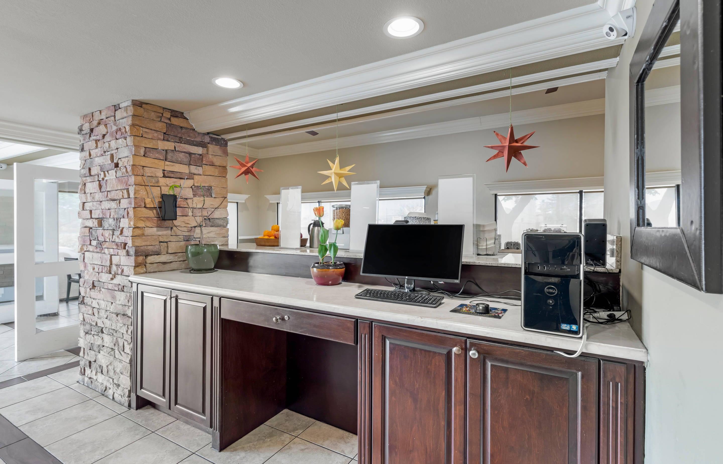 Business center | Quality Inn Long Beach - Signal Hill
