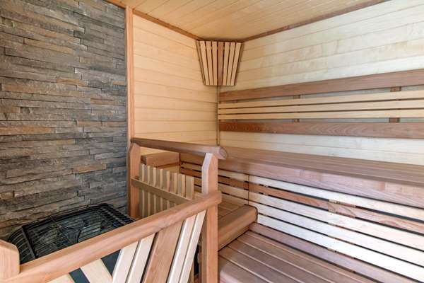 Fitness/ Exercise Room - UpValley Inn & Hot Springs Calistoga