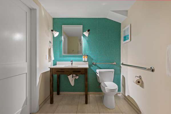 Suite - UpValley Inn & Hot Springs Calistoga