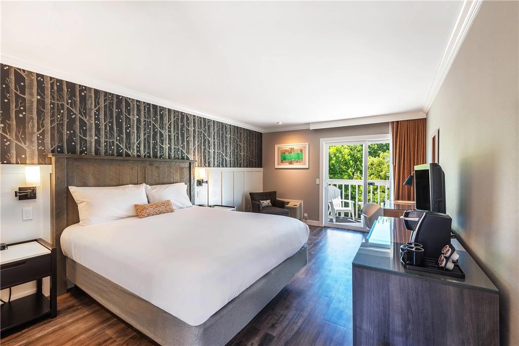 UPVALLEY INN AND HOT SPRINGS AN ASC-guestroom-Guest Room,On-Site.jpg