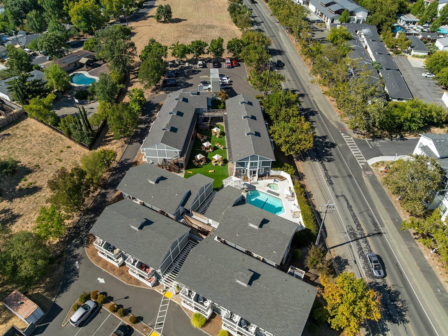 Hotel exterior | UpValley Inn & Hot Springs Napa Valley, an Ascend Collection Hotel