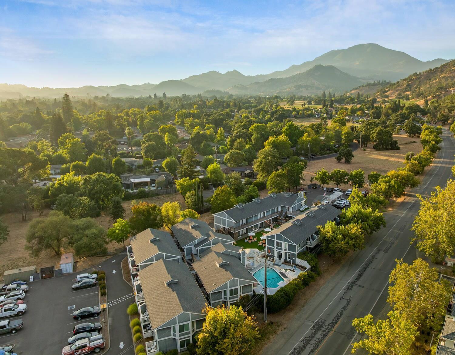 Hotel exterior | UpValley Inn & Hot Springs Napa Valley, an Ascend Collection Hotel