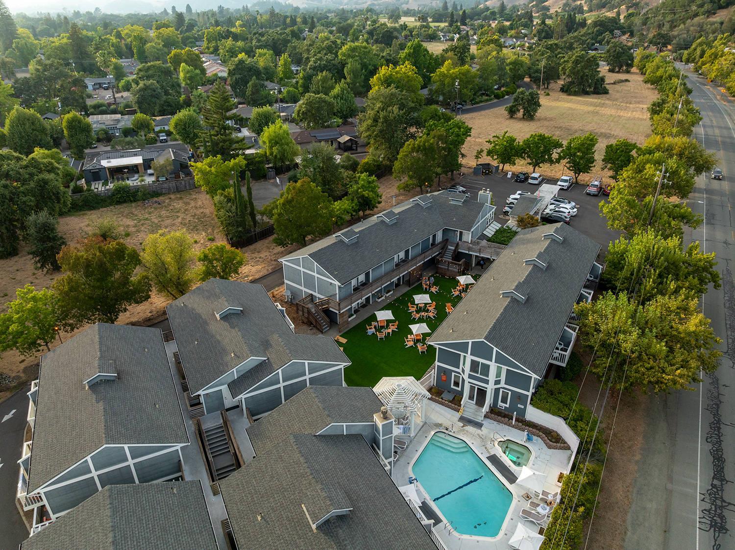 Hotel exterior | UpValley Inn & Hot Springs Napa Valley, an Ascend Collection Hotel