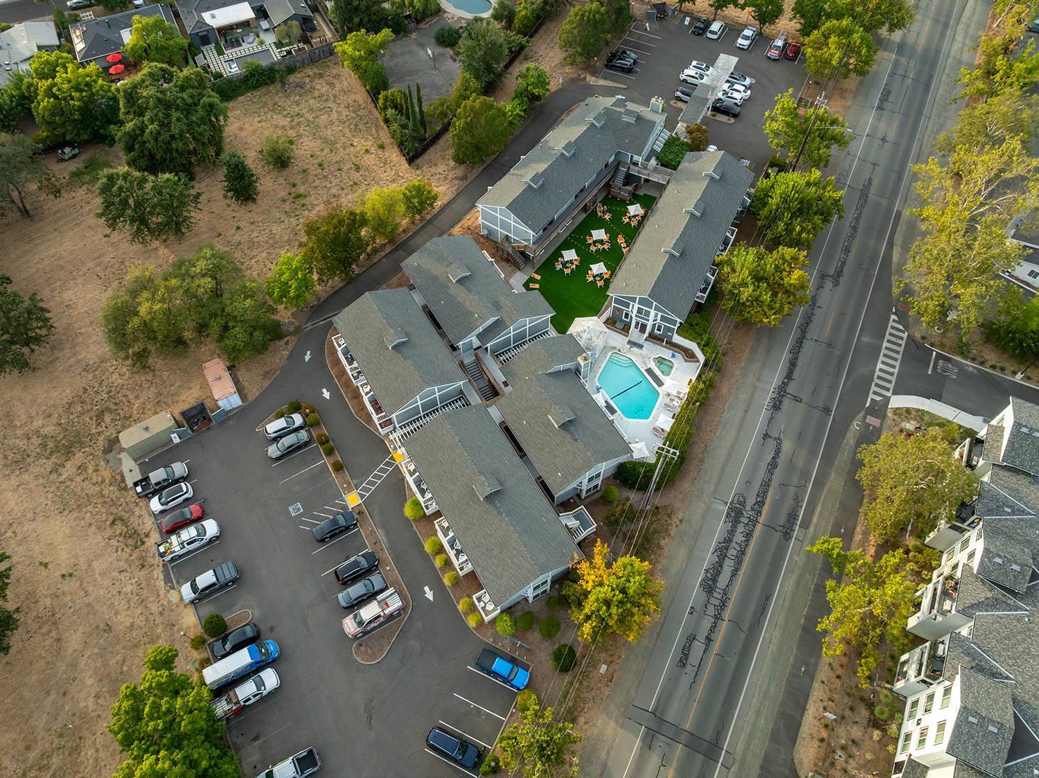 Hotel exterior | UpValley Inn & Hot Springs Napa Valley, an Ascend Collection Hotel